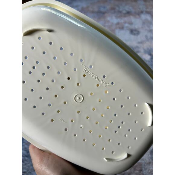 Vintage Tupperware Steamer container 70s tan vegetable steam Tray - Picture 3 of 7